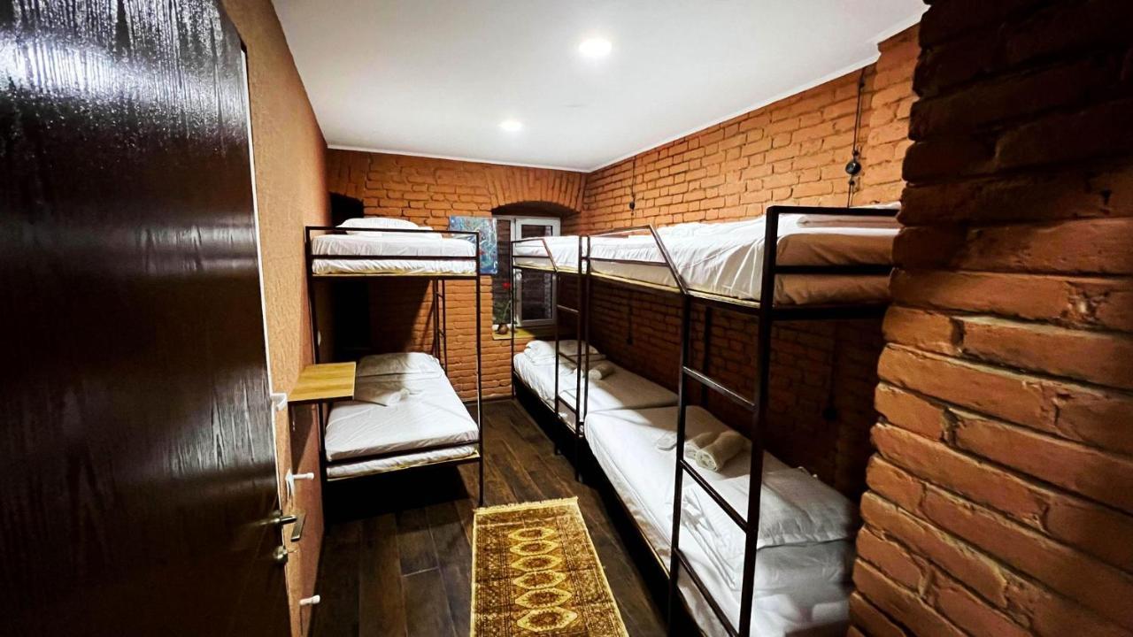 Hostel Pirosmani Tbilisi Exteriör bild