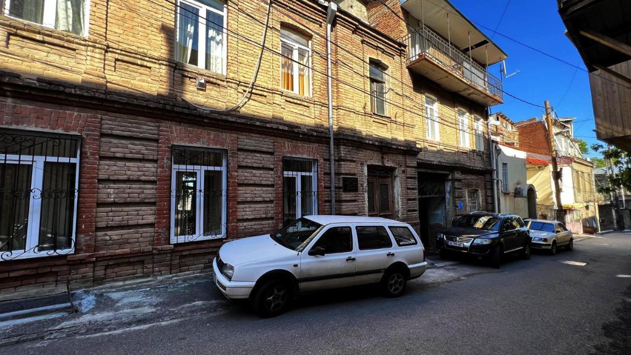 Hostel Pirosmani Tbilisi Exteriör bild