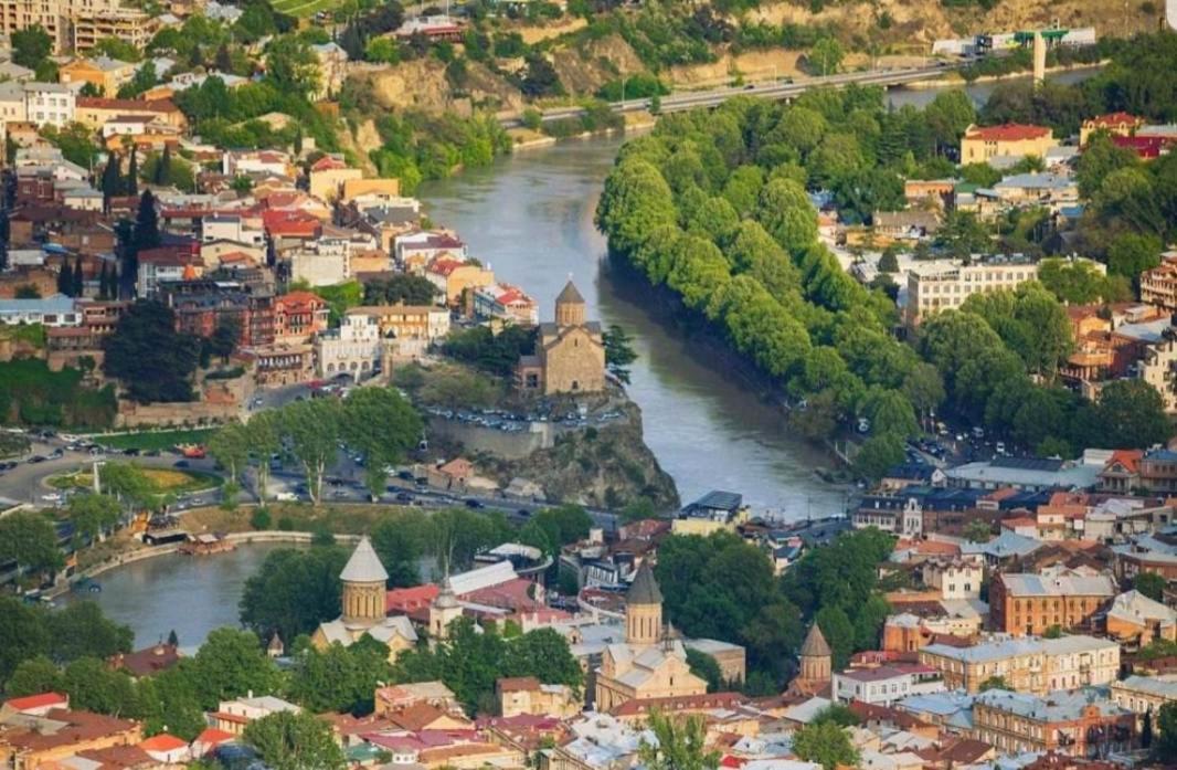 Hostel Pirosmani Tbilisi Exteriör bild