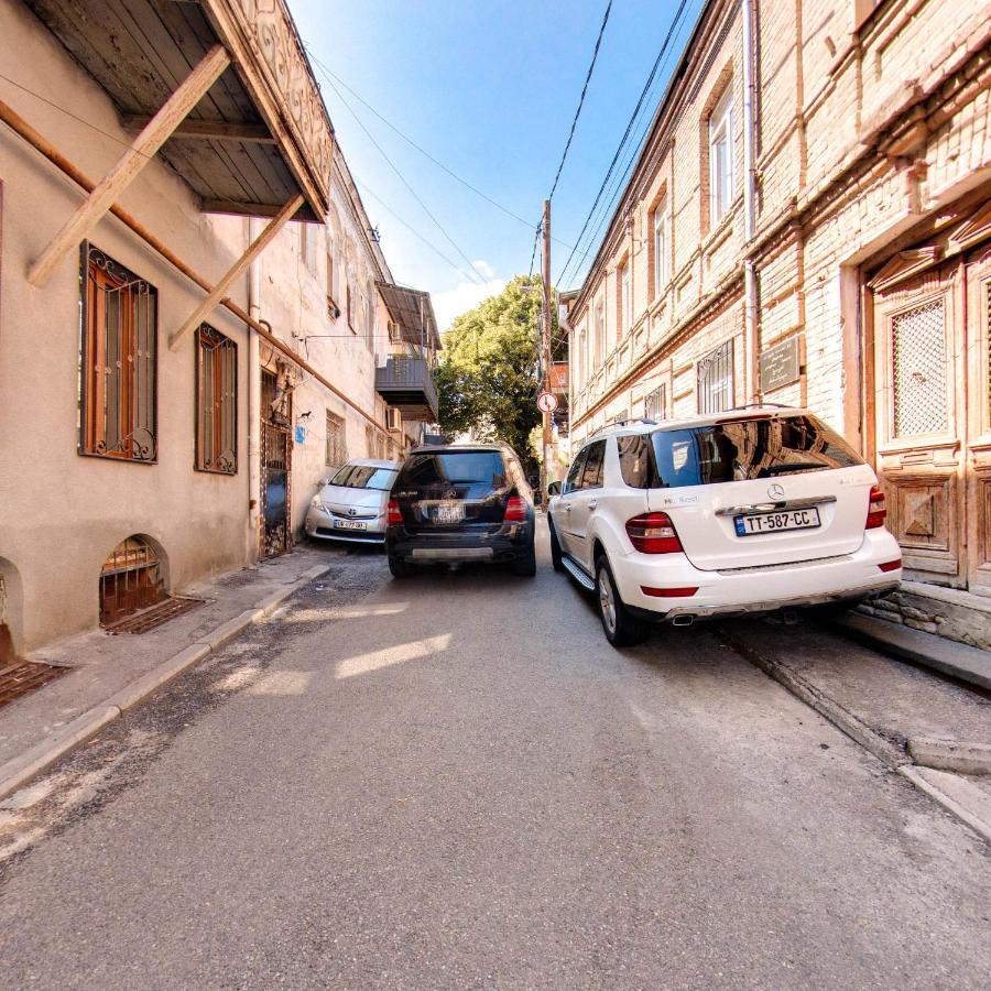 Hostel Pirosmani Tbilisi Exteriör bild