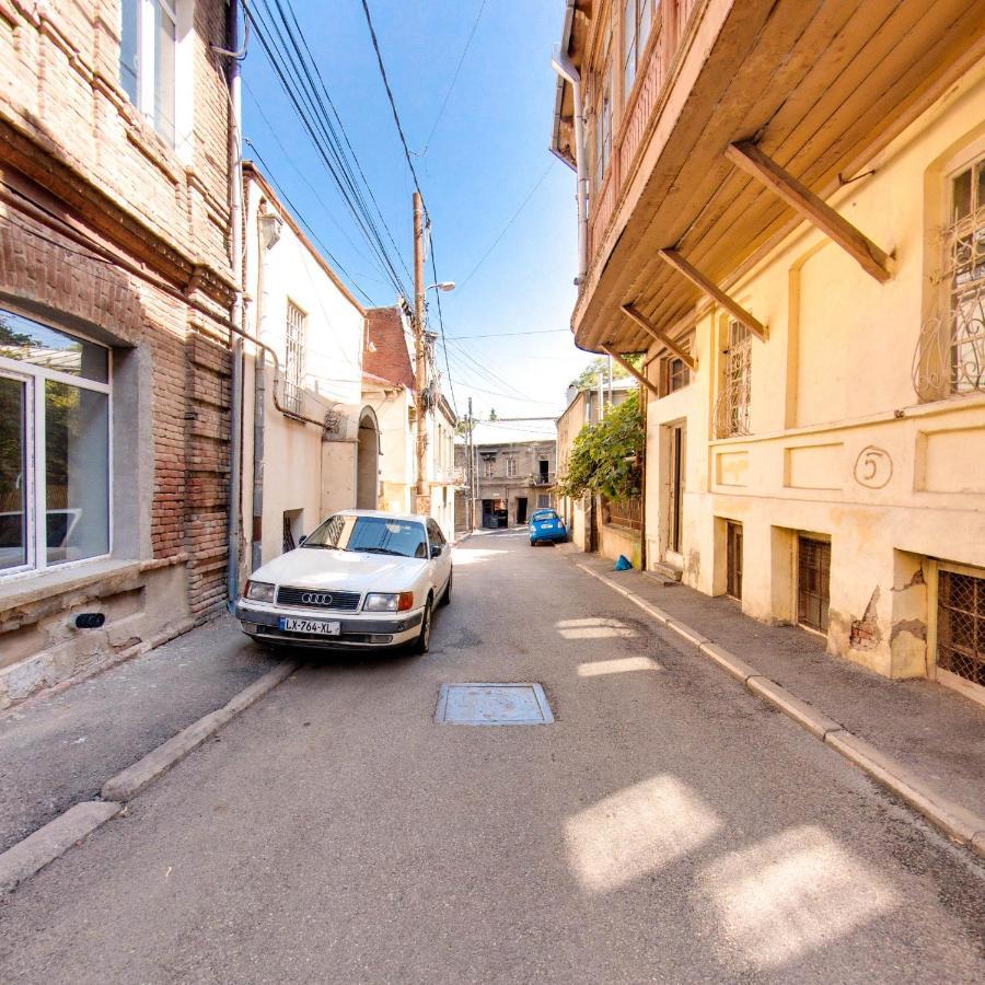 Hostel Pirosmani Tbilisi Exteriör bild